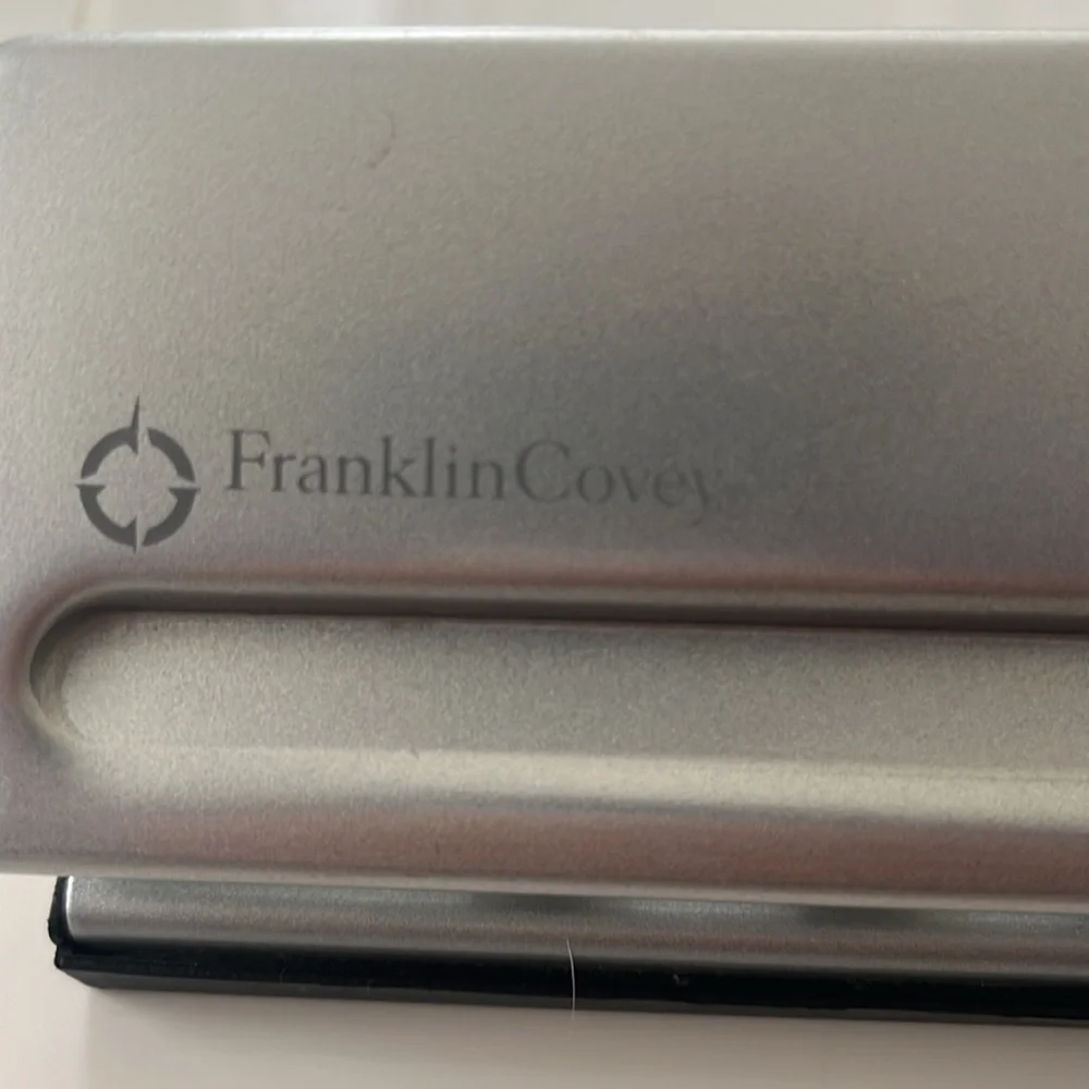 Classic Franklin covey hole punch